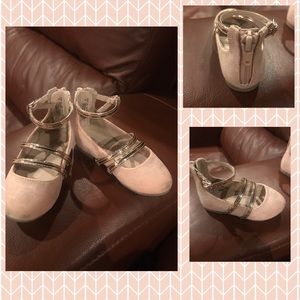 6 baby items for $15!Toddler Strappy Shoes Size 4